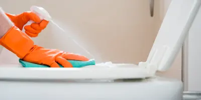 ¿Cómo quitar el sarro del baño con productos naturales y caseros?