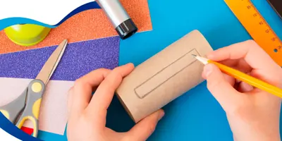 2 manualidades con rollos de papel higiénico