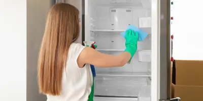 ¿Cómo limpiar y organizar el refrigerador para conservar mejor los alimentos?